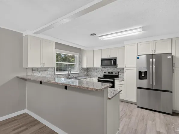 6425 Aspen Ave, Milton, FL 32570