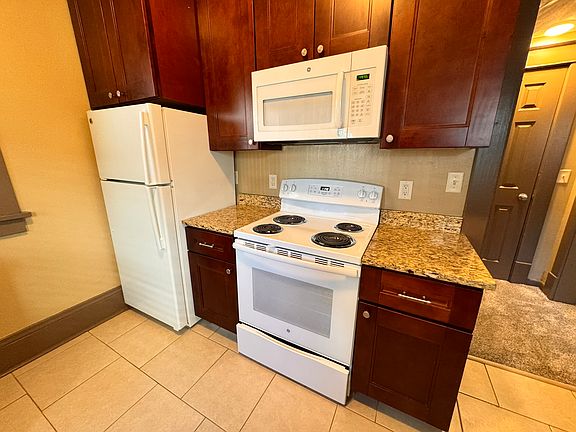 3rd image of 812 S 14th St APT 2