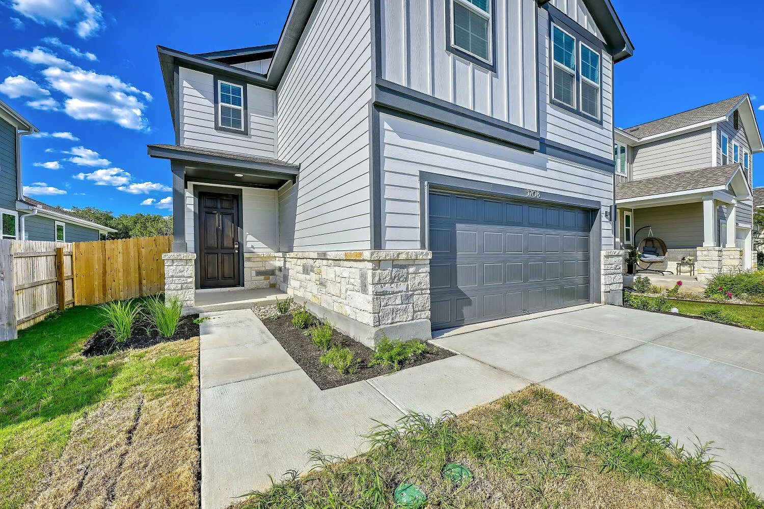 4 bed, 2.5 bath, 2262 sqft, $2,500 — Photo 1