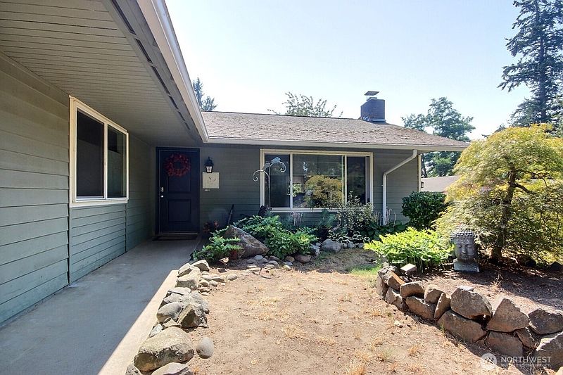 3rd image of 2301 NE 10th Street