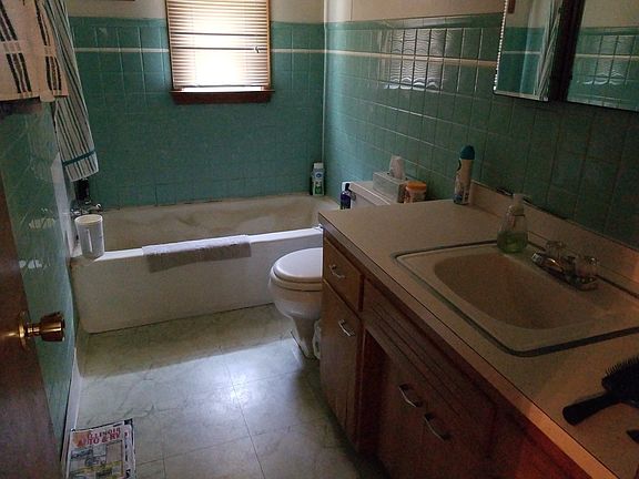 3rd image of 1641 W Jefferson St