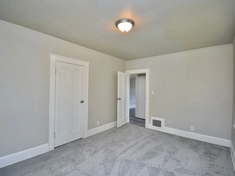 6306 Chandler — Photo 18