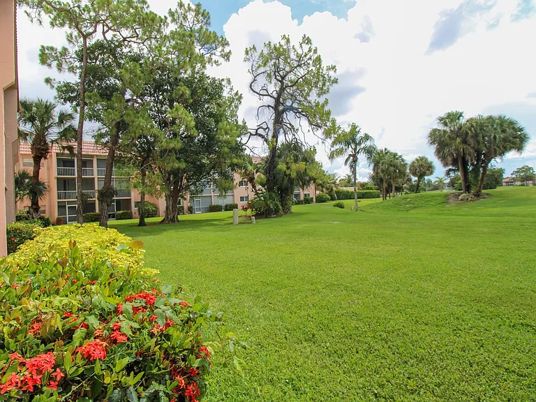 175 Turtle Lake Ct #111 — Photo 34