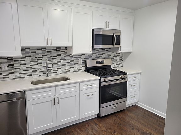 2nd image of 275 Hoym St APT 1H