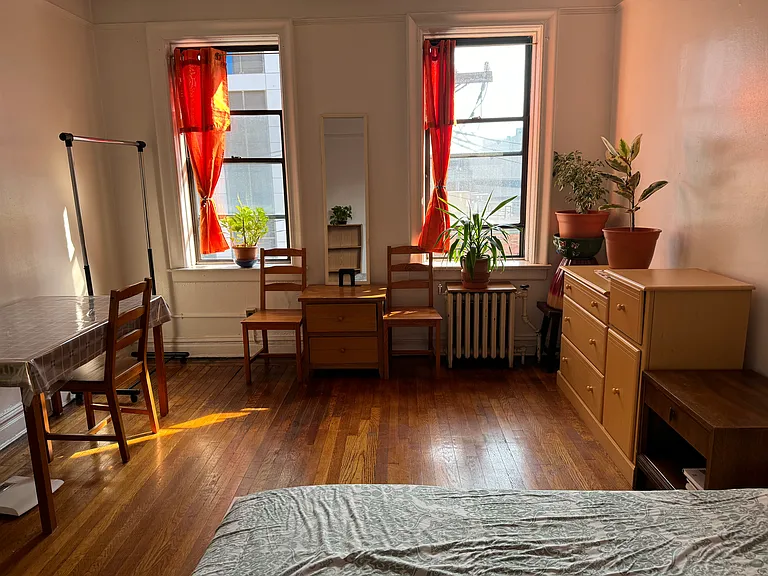 620 Pavonia Ave #3 — Photo 2