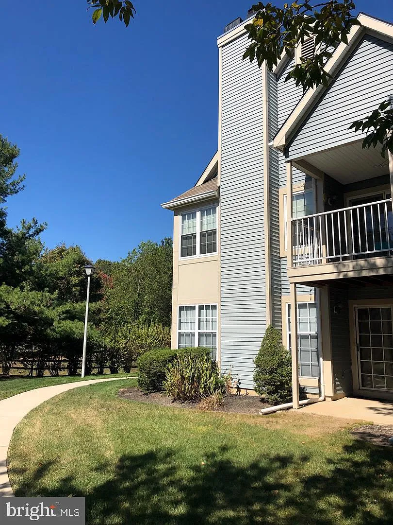 2 bed, 2.0 bath, 1240 sqft, $2,650 — Photo 2