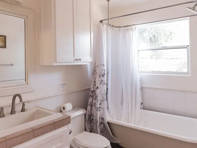 Burnell Dr — Photo 102