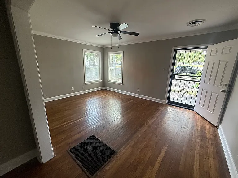 3376 Spottswood Ave — Photo 9