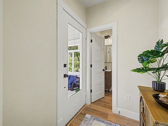 3rd image of 4535 W 32nd Avenue