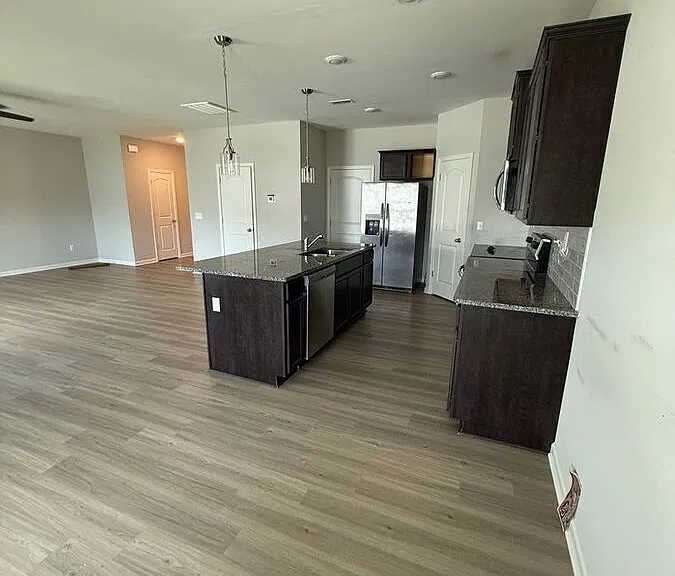 1137 Marlena Ln — Photo 6