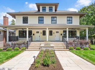 37 7th Ave, La Grange, IL 60525