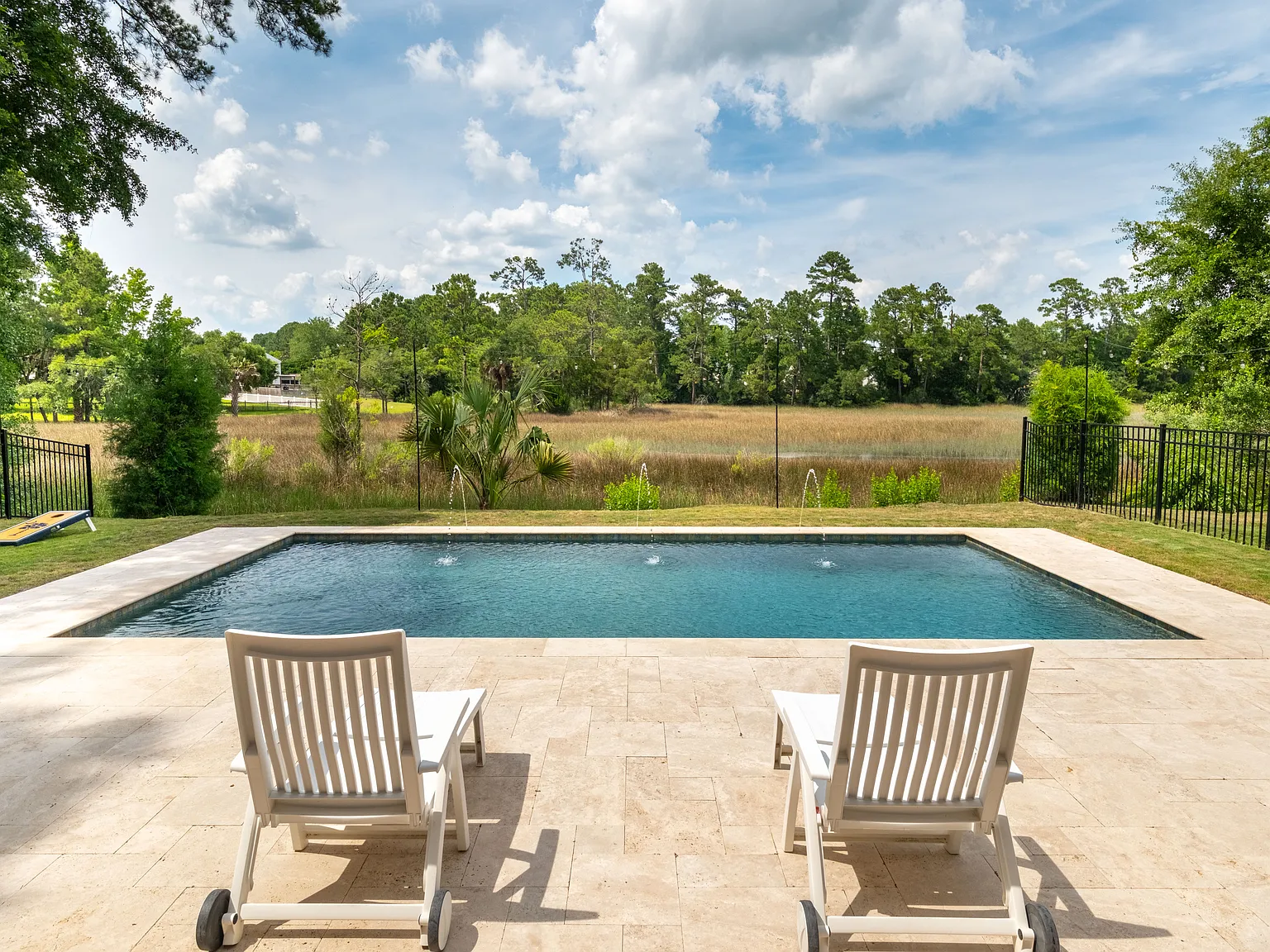 6 bed, 4101 sqft, $6,850 — Photo 2