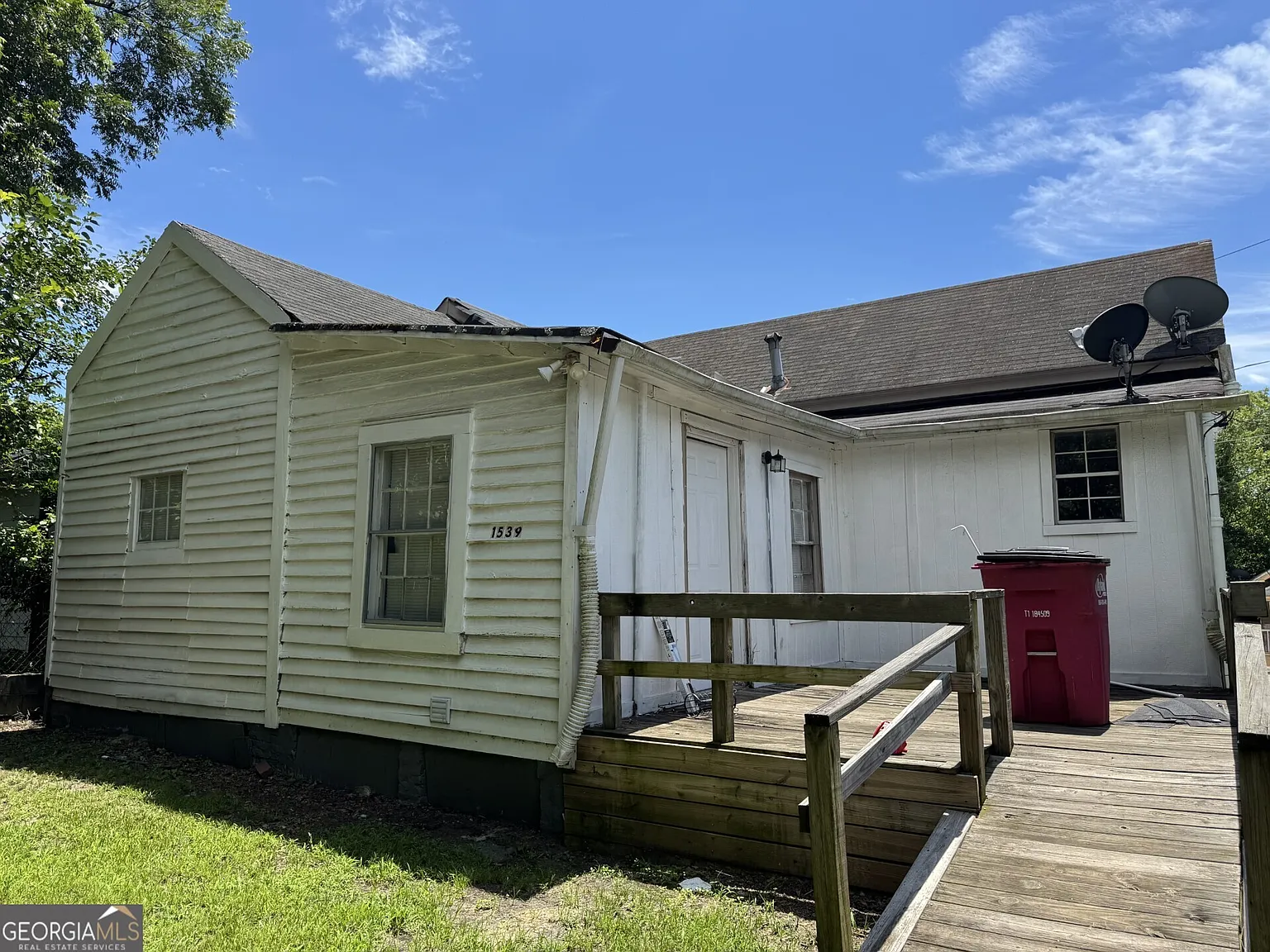 2 bed, 1.0 bath, 1078 sqft, $950 — Photo 2