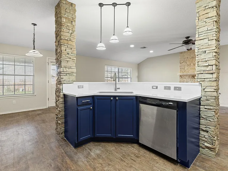 3812 Eagles Nest St — Photo 11