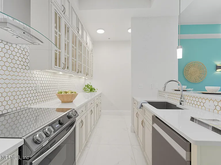 200 Ocean Crest Dr #1111 — Photo 10