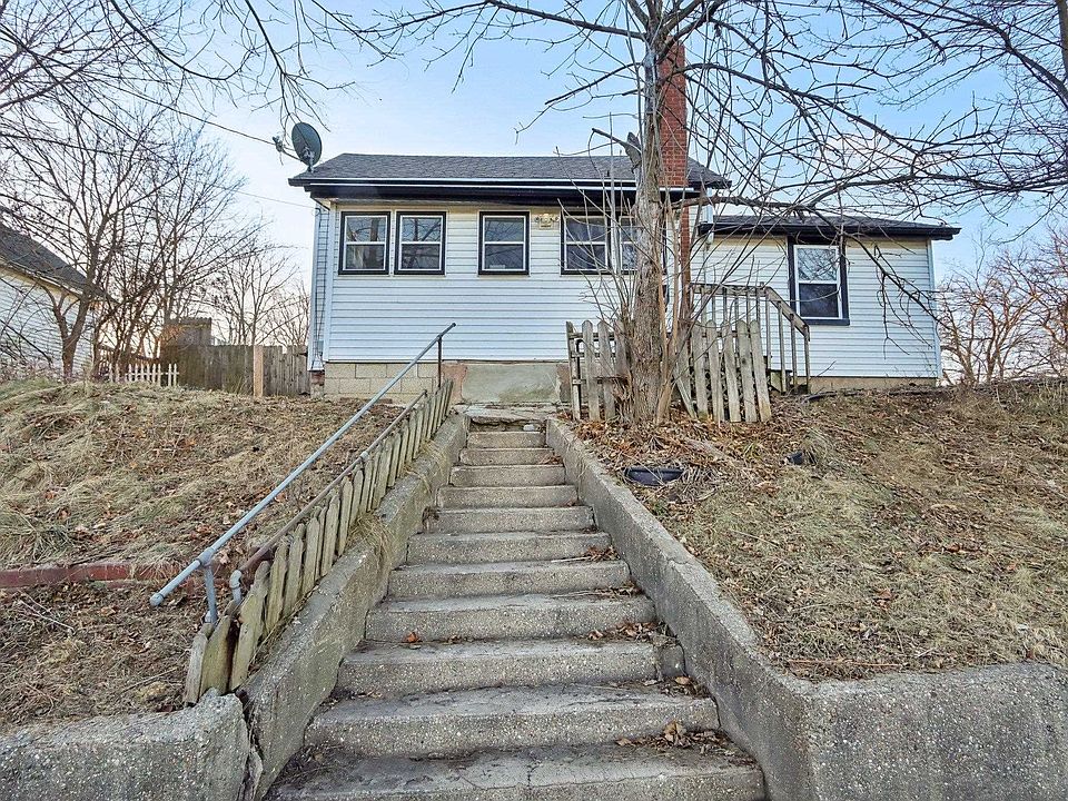 1st image of 208 S Pearl St