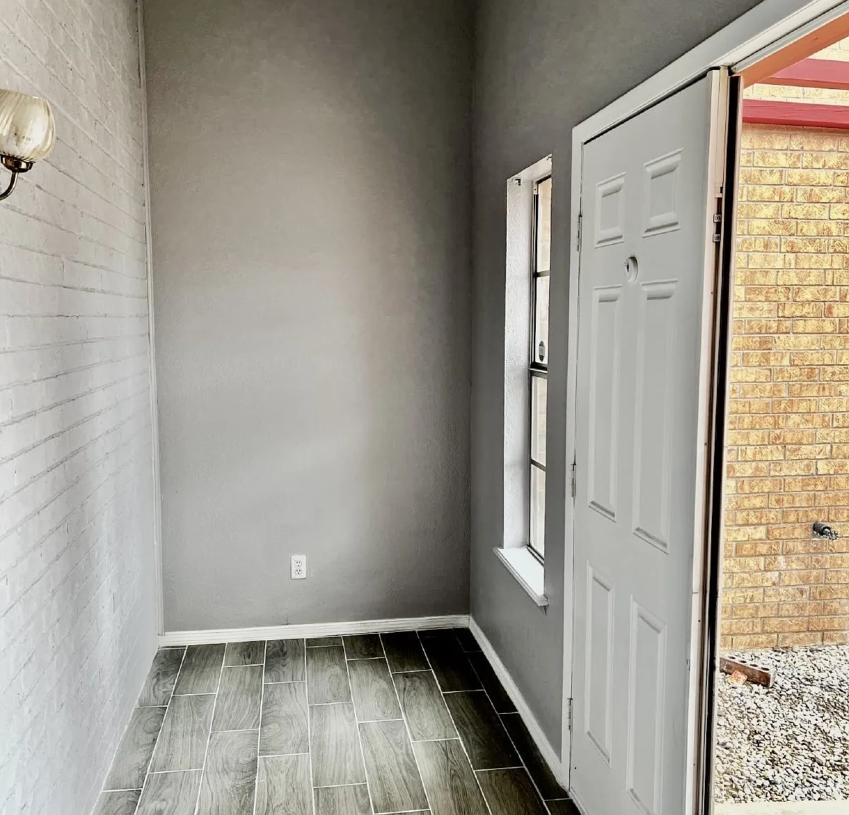 3 bed, 2.0 bath, 1625 sqft, $1,632 — Photo 2