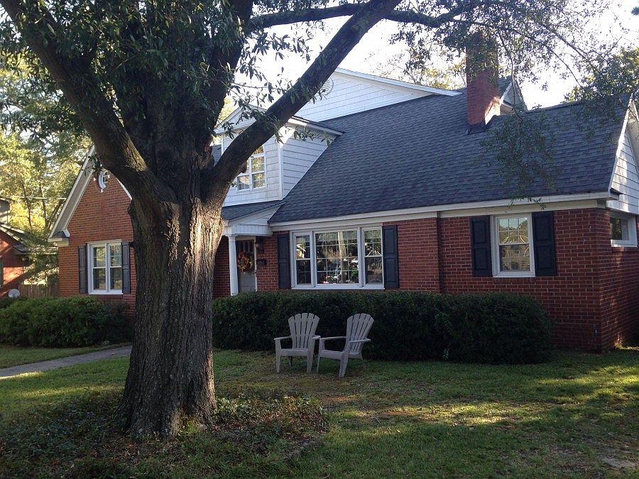 2nd image of 310 Glen Pl