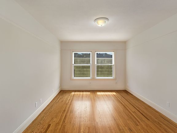 4th image of 801 28th Ave APT 203