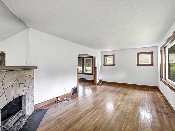 2nd image of 17413 Milburn Ave