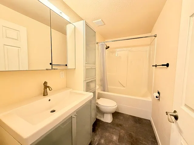 20628 NE 75th Pl — Photo 22