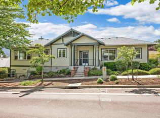 877 N Mountain Ave, Ashland, OR 97520