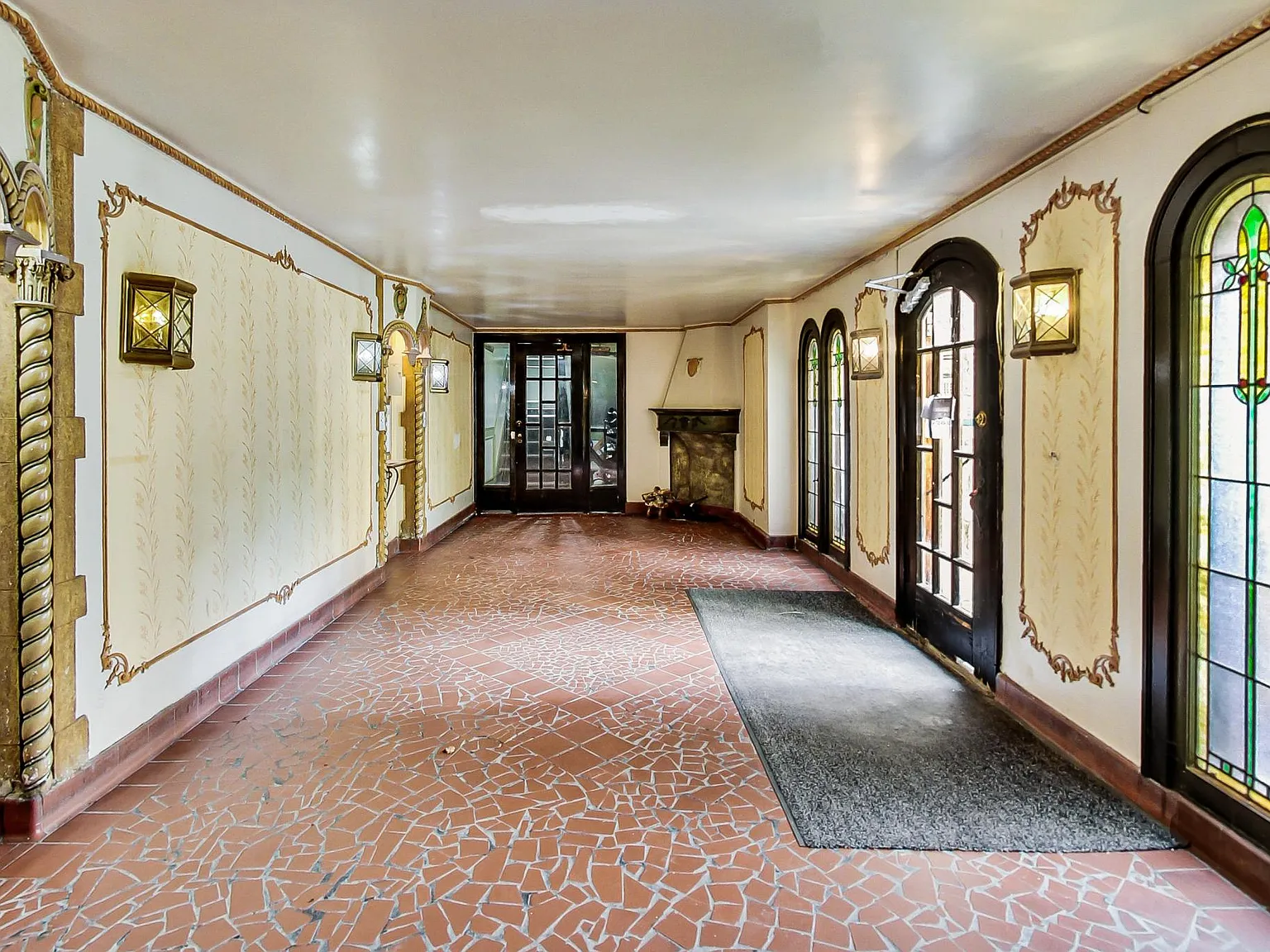 2 bed, 900 sqft, $2,100 — Photo 4