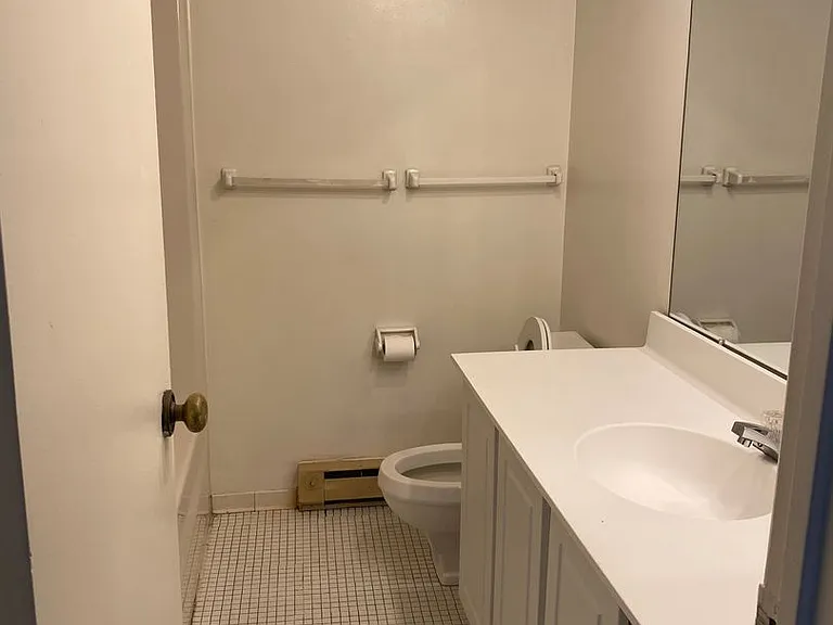University Park Apartments near Cornell University — Photo 292