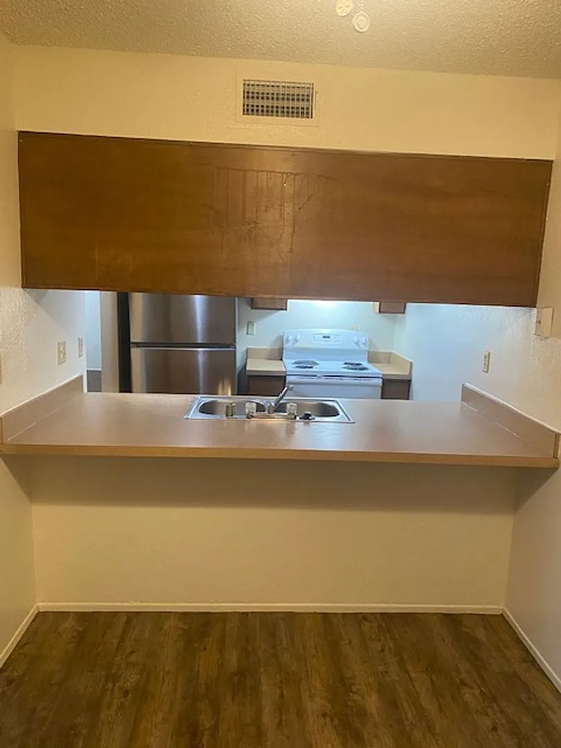 3900 El Potrero Lane #12 - Apartment — Photo 1