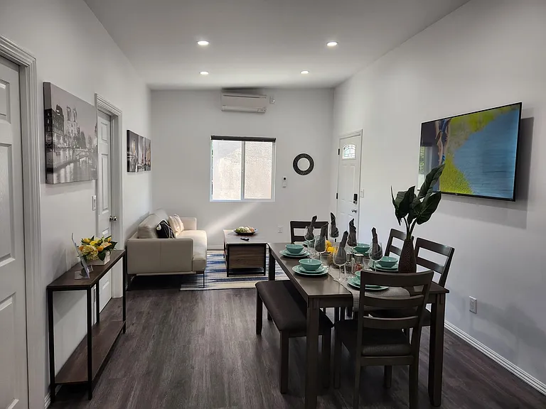 2912 1/2 Lincoln Park Ave #2912-1/2 — Photo 5