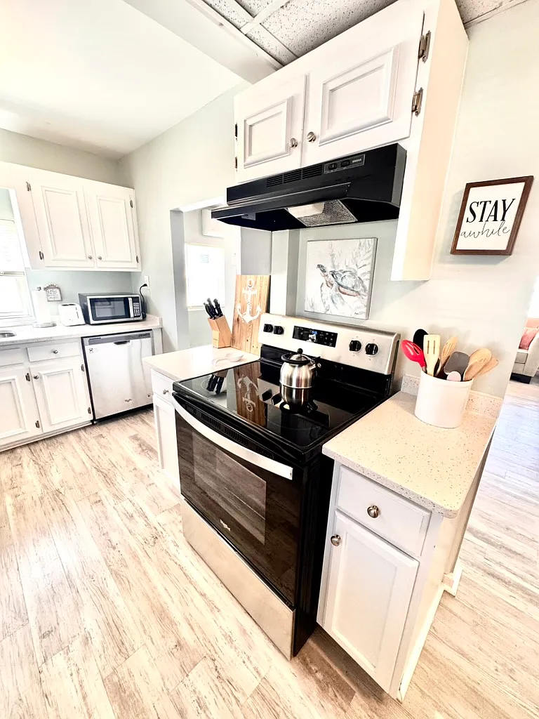 2 bed, 928 sqft, $1,900 — Photo 3