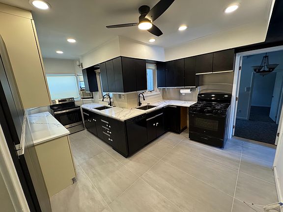 2nd image of 8 Lakeside Dr W
