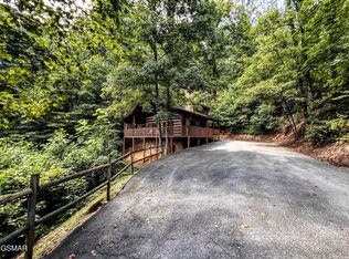 1625 Bluff Ridge Rd, Sevierville, TN 37876