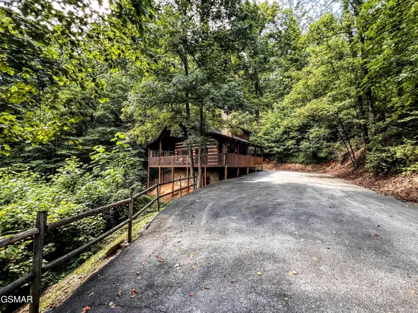 1625 Bluff Ridge Rd, Sevierville, TN 37876