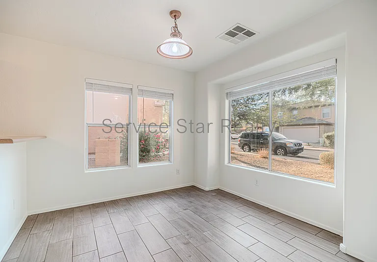 25235 W La Mont Ave — Photo 4