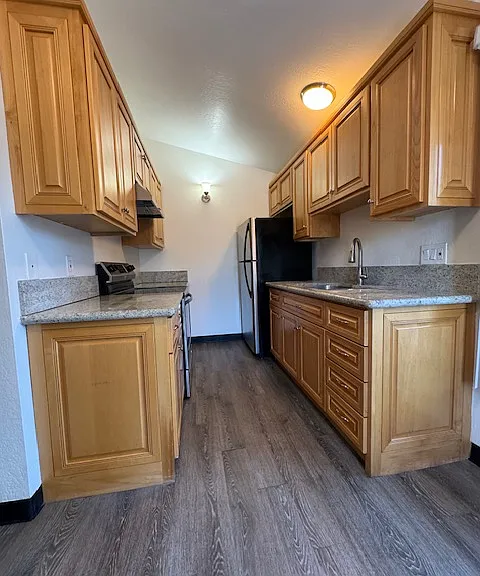 Dela Vina Apartments — Photo 41