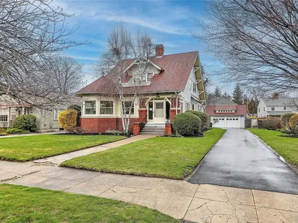 251 Norwood Ave, Cranston, RI 02905