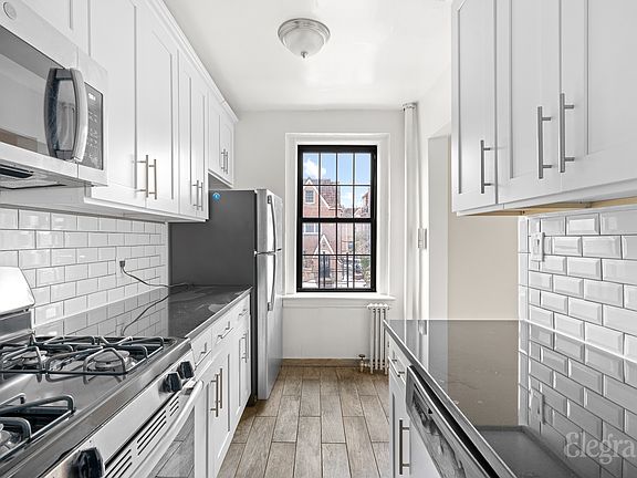 5th image of 3751 79th St APT 2C