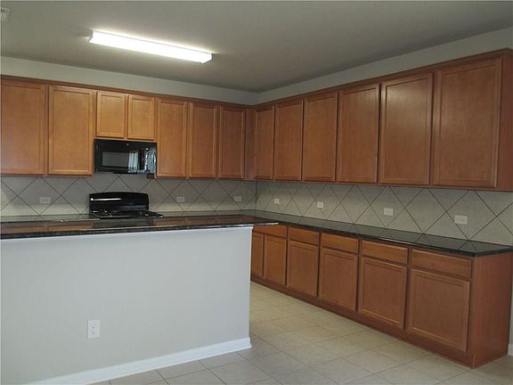 3rd image of 17009 Casanova Ave