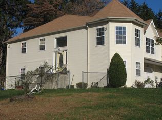 11 Levitsky Ct, Spring Valley, NY 10977