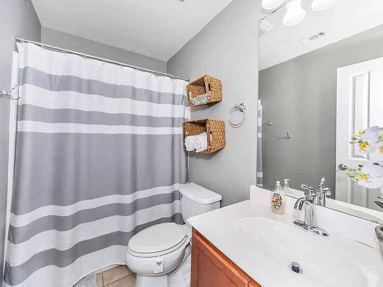 15944 Blaketree Dr — Photo 16