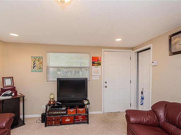 5th image of 2707 S Park Ave