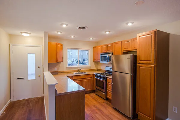 2 Markham Cir #D — Photo 3