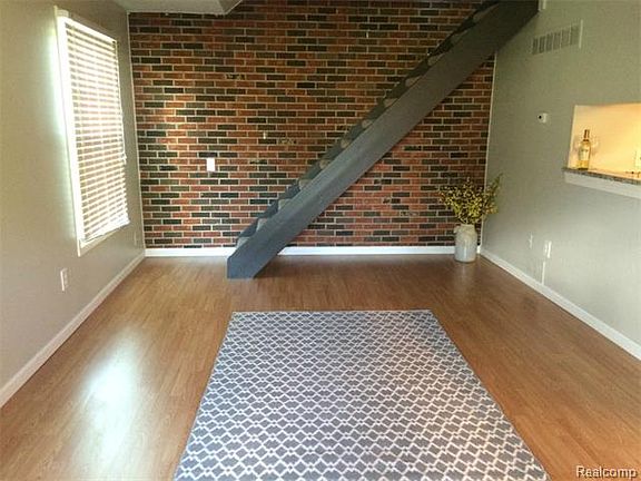 4th image of 2735 Fox Hollow Ct