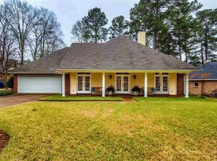430 Autumn Creek Dr, Ridgeland, MS 39157
