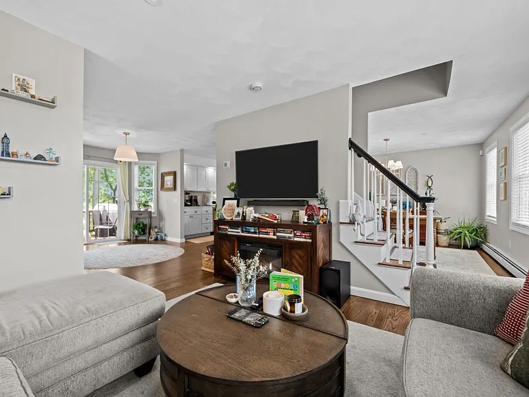 44 Dion Ave — Photo 17
