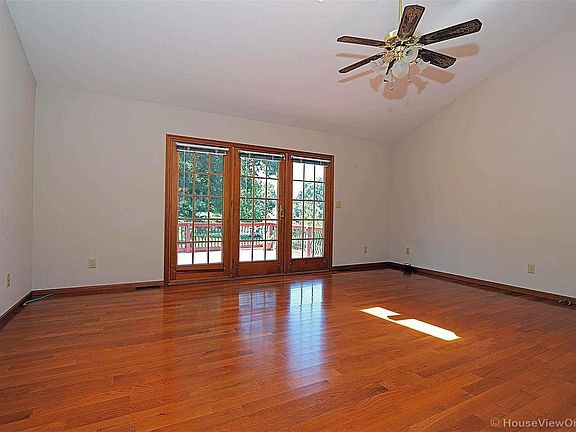 5th image of 1425 Primrose Ln