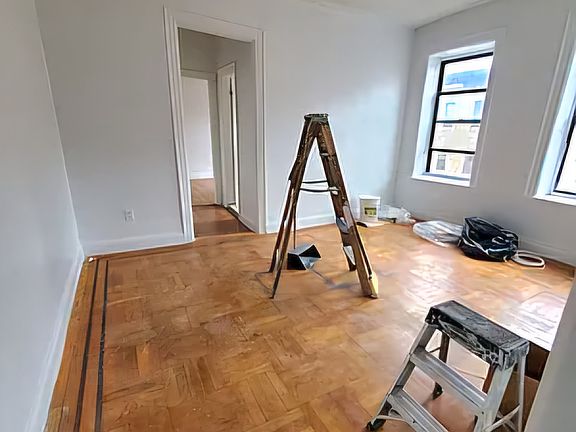 4th image of 2016 Regent Pl APT 3C