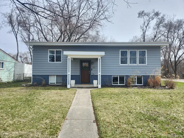 246 N East St, Brighton, MI 48116