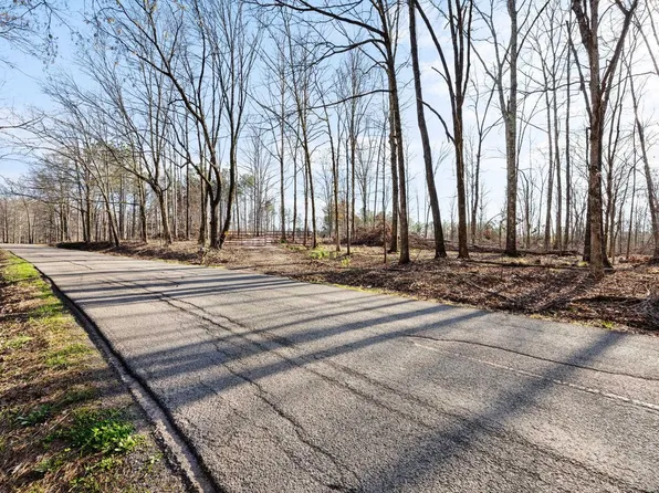 705 Post Office Rd, Michie, TN 38357